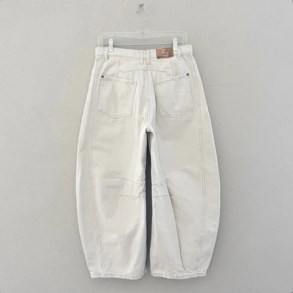 Free People Good Luck Barrel Jeans 29 Cream Milk Denim Curved Bow Leg Boho Chic - Picture 7 of 14